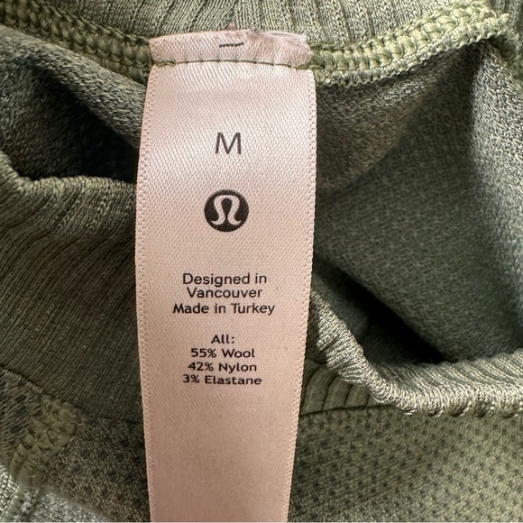 Lululemon Keep the Heat Thermal Long Sleeve Shirt Size Medium - Picture 12 of 13